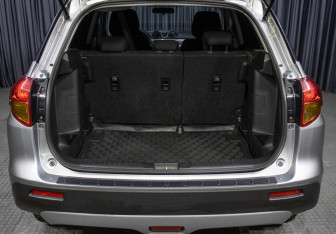 Подержанный автомобиль Suzuki Vitara 2015 года (10 фото)