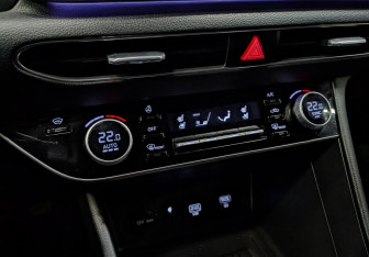 Подержанный автомобиль Hyundai Sonata 2022 года (29 фото)