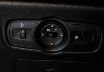 Подержанный автомобиль Omoda S5 2024 года (19 фото)