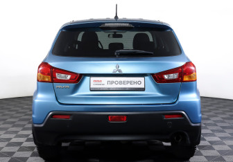 Подержанный автомобиль Mitsubishi ASX 2010 года (6 фото)