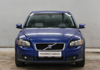 Подержанный автомобиль Volvo C30 2007 года (2 фото)
