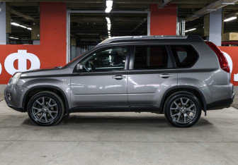 Подержанный автомобиль Nissan X-Trail 2011 года (8 фото)