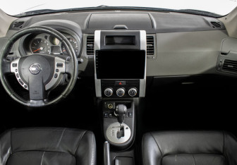 Подержанный автомобиль Nissan X-Trail 2008 года (12 фото)