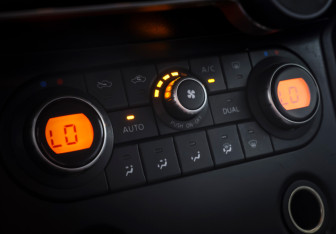 Подержанный автомобиль Nissan Qashqai 2008 года (15 фото)