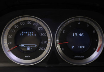 Подержанный автомобиль Volvo S80 2010 года (16 фото)