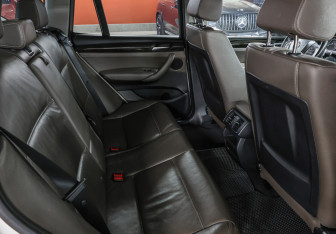 Подержанный автомобиль BMW X3 2014 года (12 фото)