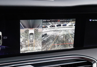 Подержанный автомобиль Hongqi E-HS9 2023 года (35 фото)