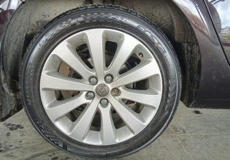 Подержанный автомобиль Opel Astra Wagon 2013 года (18 фото)