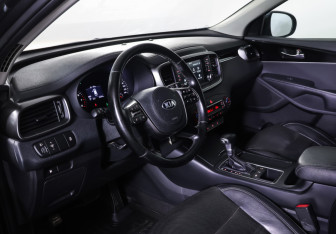 Подержанный автомобиль Kia Sorento 2019 года (15 фото)