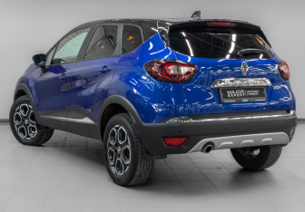 Подержанный автомобиль Renault Kaptur 2022 года (7 фото)