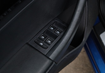 Подержанный автомобиль Skoda Rapid Liftback 2017 года (13 фото)