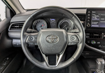 Подержанный автомобиль Toyota Camry Sedan 2021 года (22 фото)