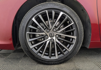 Подержанный автомобиль Lexus ES 2021 года (12 фото)