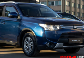 Подержанный автомобиль Mitsubishi Outlander 2014 года (19 фото)
