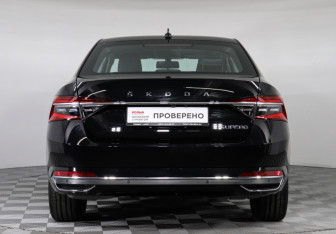 Подержанный автомобиль Skoda Superb Liftback 2025 года (6 фото)
