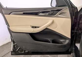 Подержанный автомобиль BMW X3 2021 года (19 фото)