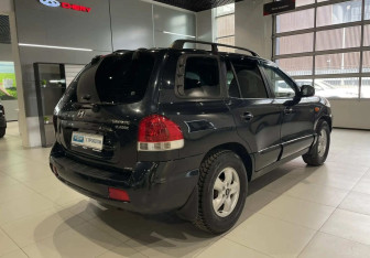 Подержанный автомобиль Hyundai Santa Fe 2011 года (4 фото)