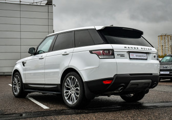 Подержанный автомобиль Land Rover Range Rover Sport 2017 года (7 фото)