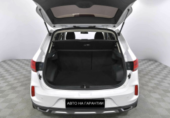 Подержанный автомобиль FAW Besturn X40 2019 года (17 фото)