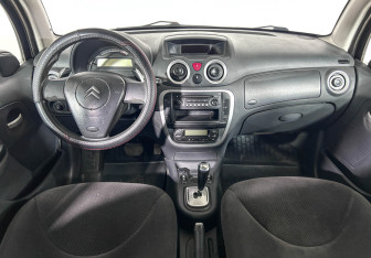 Подержанный автомобиль Citroen C3 Hatchback 2007 года (11 фото)