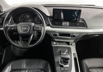 Подержанный автомобиль Audi Q5 2018 года (12 фото)