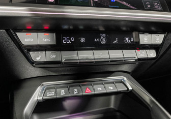 Подержанный автомобиль Audi S3 Hatchback 2020 года (16 фото)