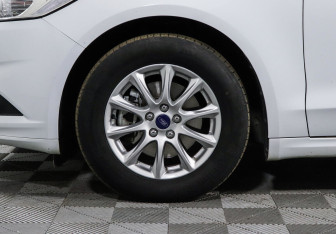 Подержанный автомобиль Ford Mondeo Sedan 2018 года (5 фото)