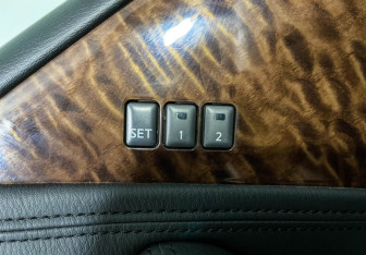 Подержанный автомобиль Nissan Patrol 2012 года (17 фото)