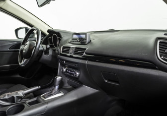 Подержанный автомобиль Mazda 3 Hatchback 2013 года (9 фото)