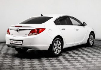 Подержанный автомобиль Opel Insignia Sedan 2010 года (5 фото)