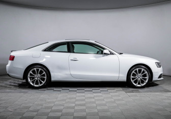 Подержанный автомобиль Audi A5 Coupe 2014 года (4 фото)