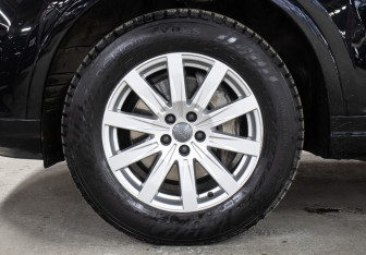 Подержанный автомобиль Audi Q7 2017 года (24 фото)