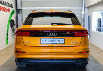 Подержанный автомобиль Audi Q8 2019 года (5 фото)