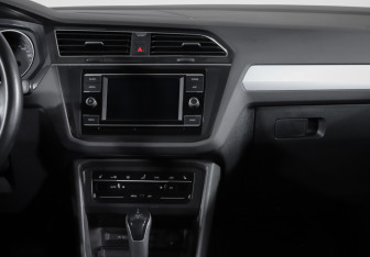 Подержанный автомобиль Volkswagen Tiguan 2021 года (13 фото)