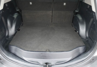 Подержанный автомобиль Toyota RAV4 2013 года (9 фото)