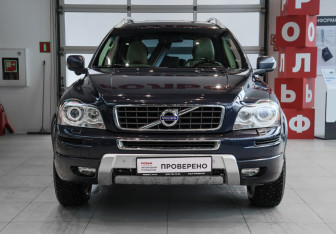 Подержанный автомобиль Volvo XC90 2014 года (2 фото)