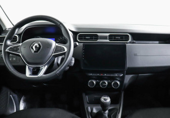 Подержанный автомобиль Renault Duster 2021 года (7 фото)