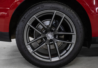 Подержанный автомобиль Porsche Macan 2023 года (27 фото)