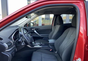 Подержанный автомобиль Mitsubishi Eclipse Cross 2018 года (20 фото)