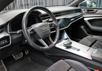 Подержанный автомобиль Audi A7 2018 года (16 фото)