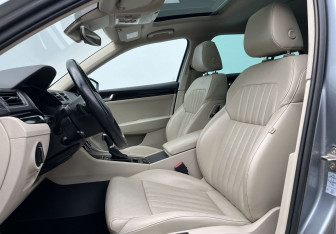 Подержанный автомобиль Skoda Superb Liftback 2015 года (10 фото)