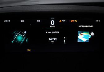 Подержанный автомобиль Changan UNI-K 2023 года (14 фото)