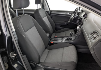 Подержанный автомобиль Volkswagen Golf Hatchback 2013 года (24 фото)