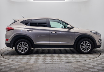 Подержанный автомобиль Hyundai Tucson 2016 года (6 фото)