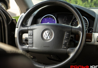 Подержанный автомобиль Volkswagen Touareg 2008 года (11 фото)