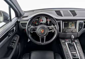 Подержанный автомобиль Porsche Macan 2014 года (22 фото)