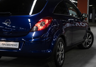 Подержанный автомобиль Opel Corsa 2008 года (21 фото)