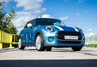 Подержанный автомобиль MINI Hatch 2018 года (3 фото)