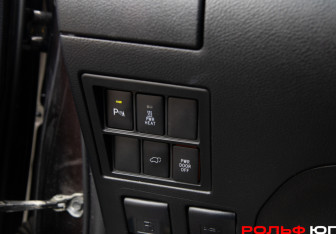 Подержанный автомобиль Toyota Fortuner 2018 года (14 фото)