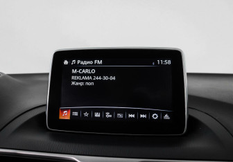 Подержанный автомобиль Mazda 3 Hatchback 2015 года (10 фото)